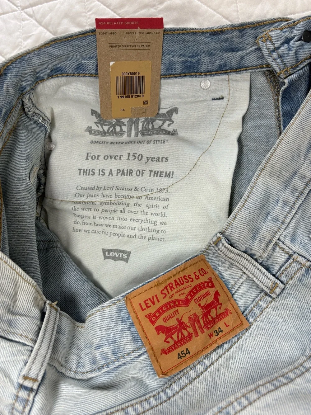 NWT Levi's 454 Relaxed Denim Shorts Light Wash - Size 34 10 inch Inseam
